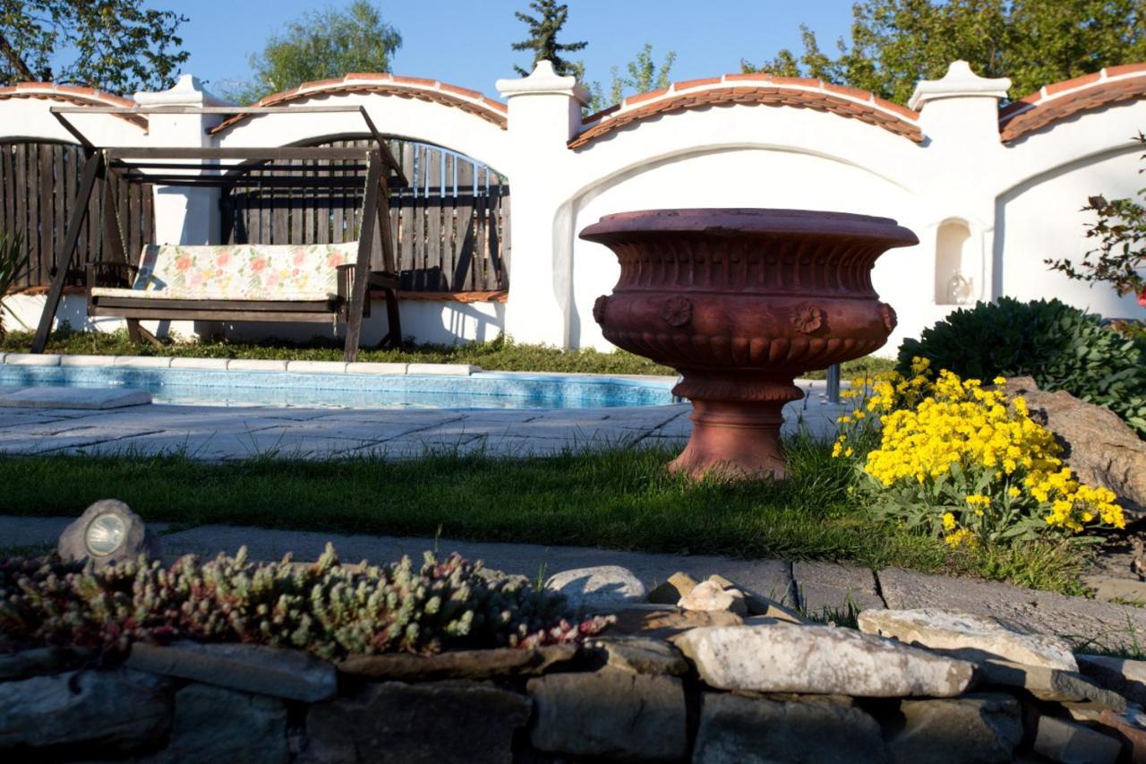 Lichtenstein Lva Apartman Břeclav Εξωτερικό φωτογραφία